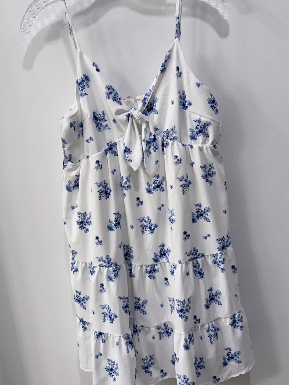 miami by Francesca’s White & Blue Floral Dress L  Worn Once Adjustable Straps
